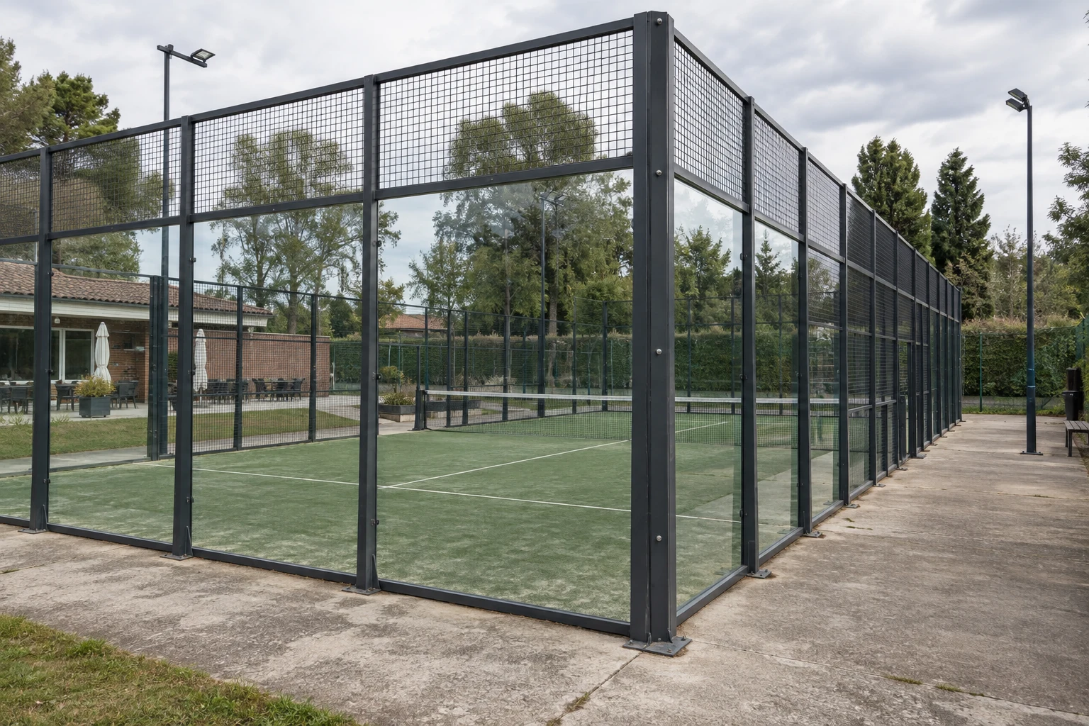 Illustratieve padelbuitenbaan